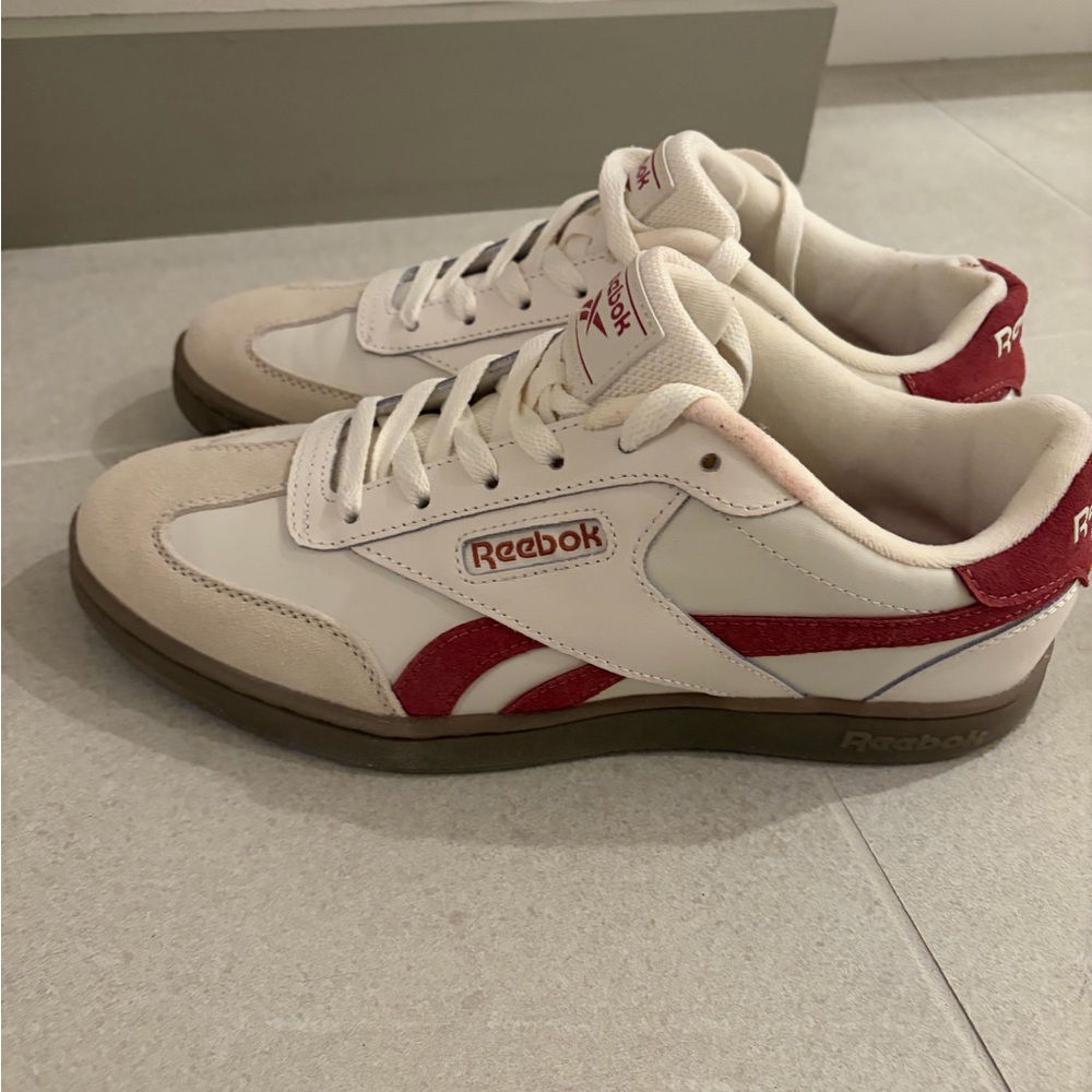 Reebok women’s Classic Casual Sneakers